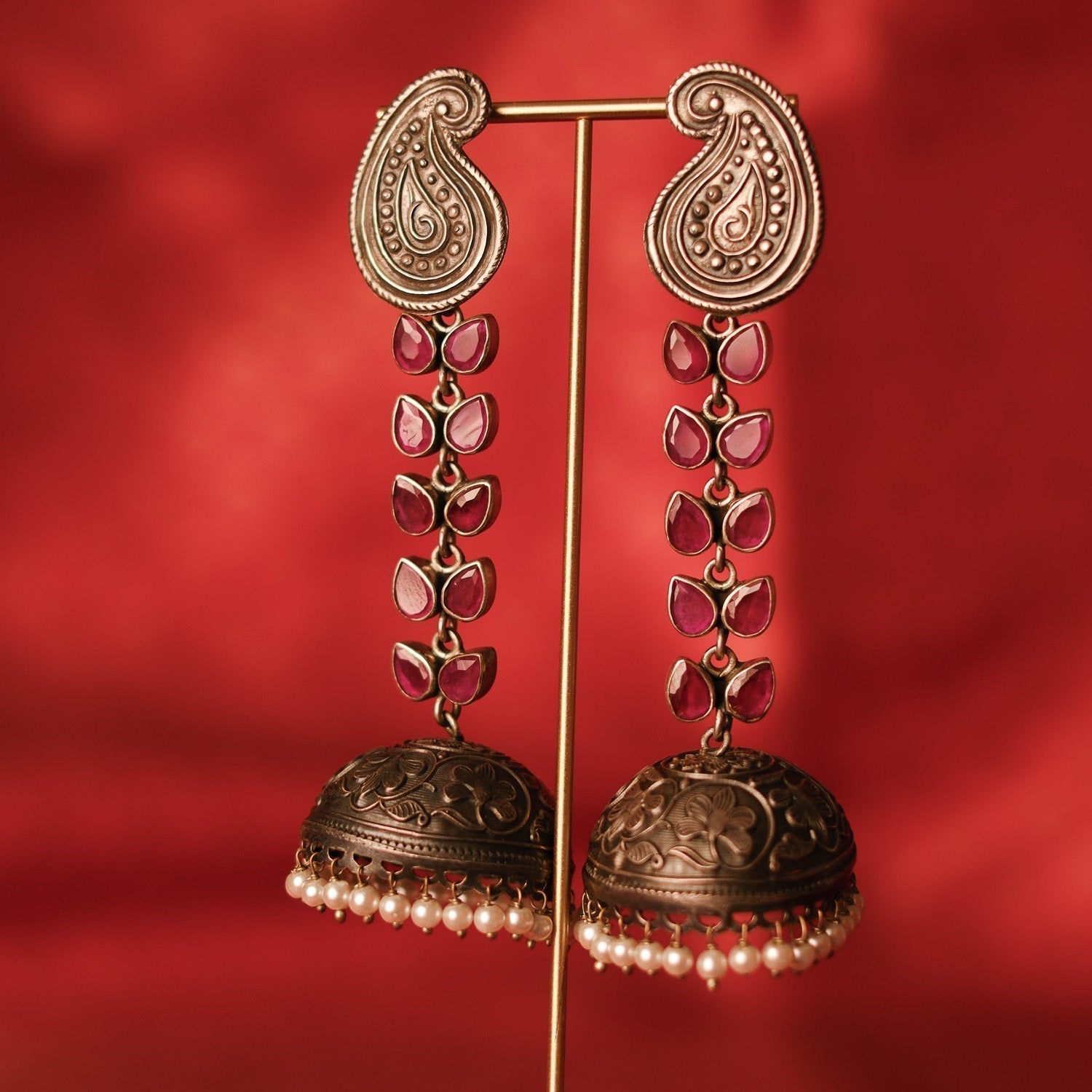 From Heirloom to Statement: Jewelry That Tells a Story