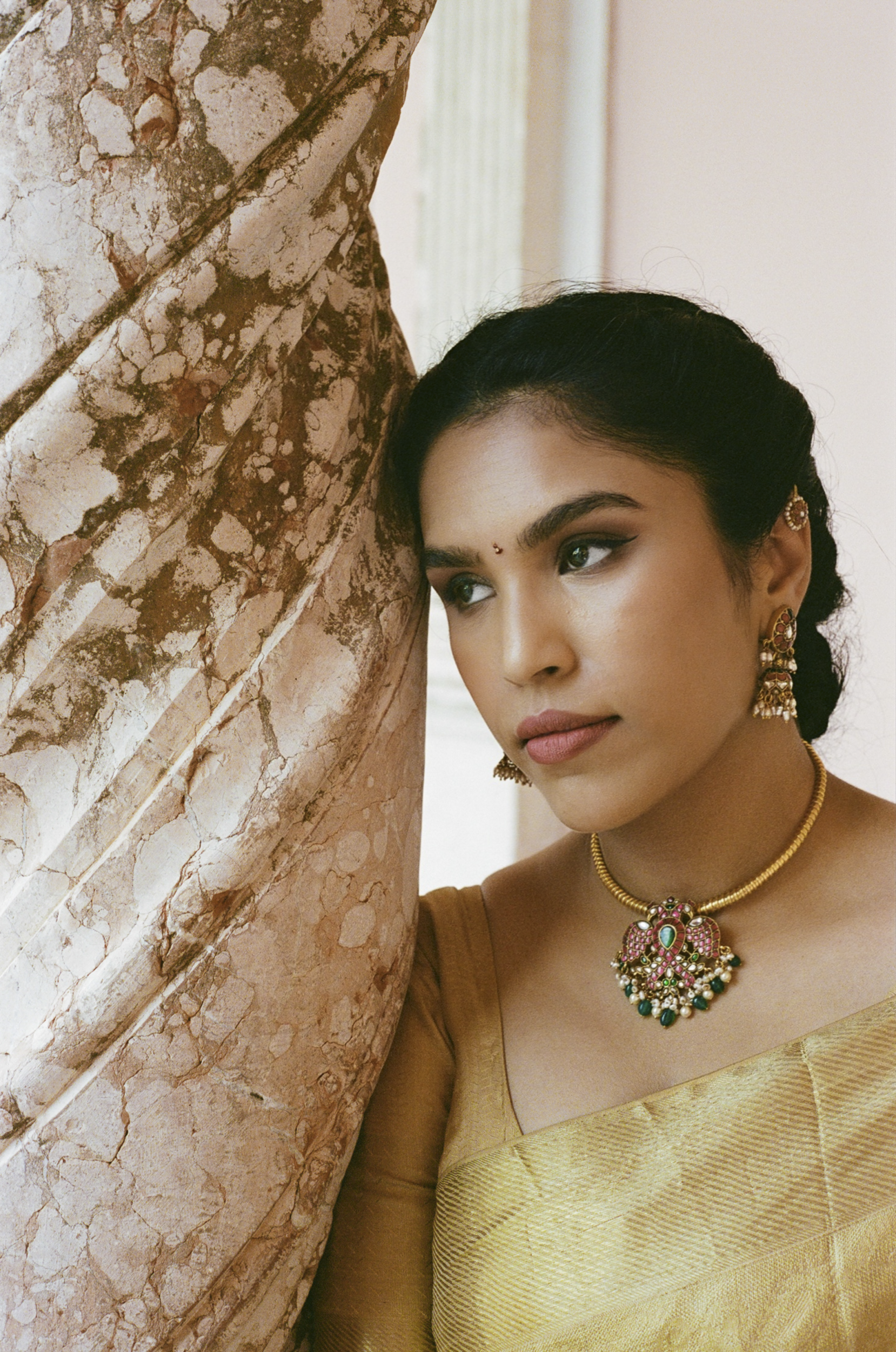 From Heirloom to Statement: Jewelry That Tells a Story