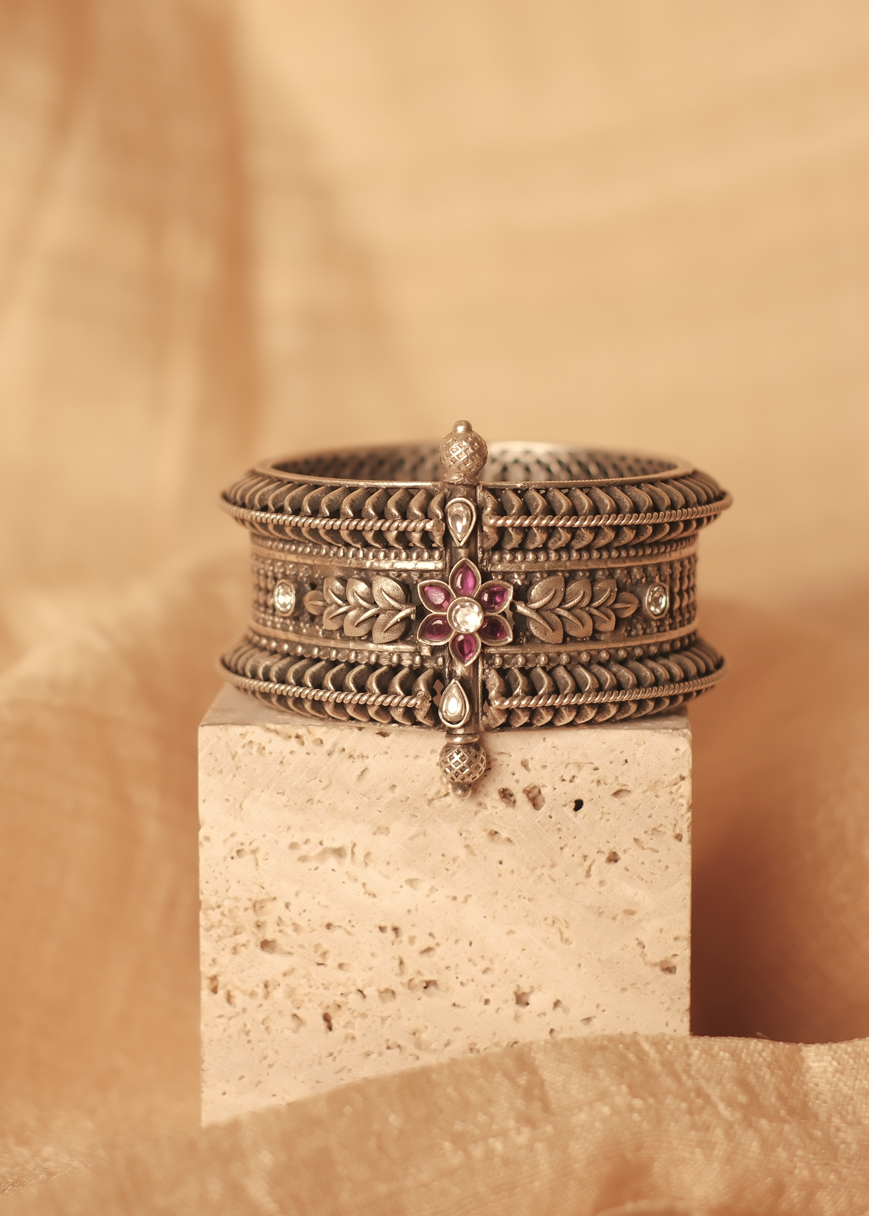 Hertiage Floral Kada