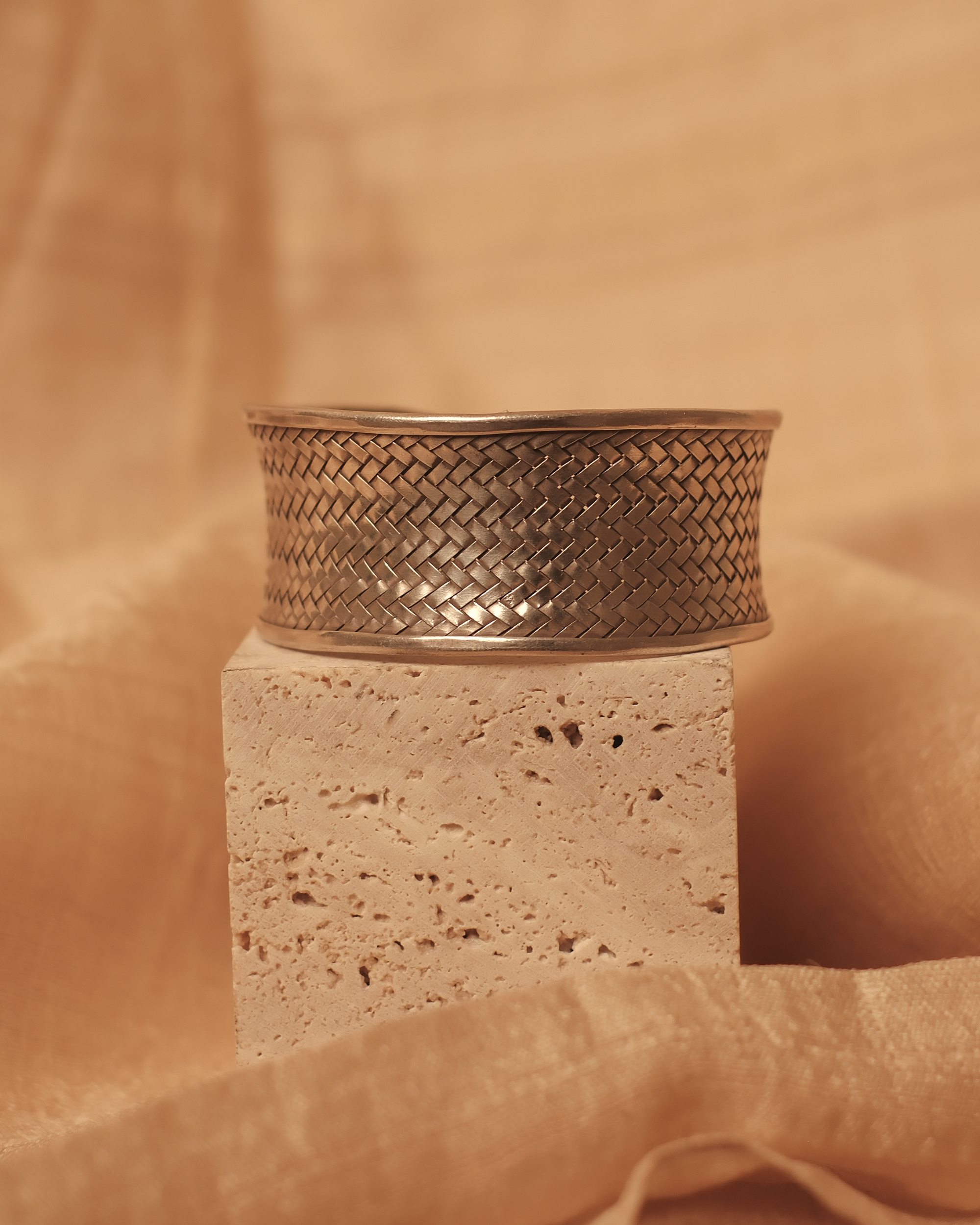Jaal cuff