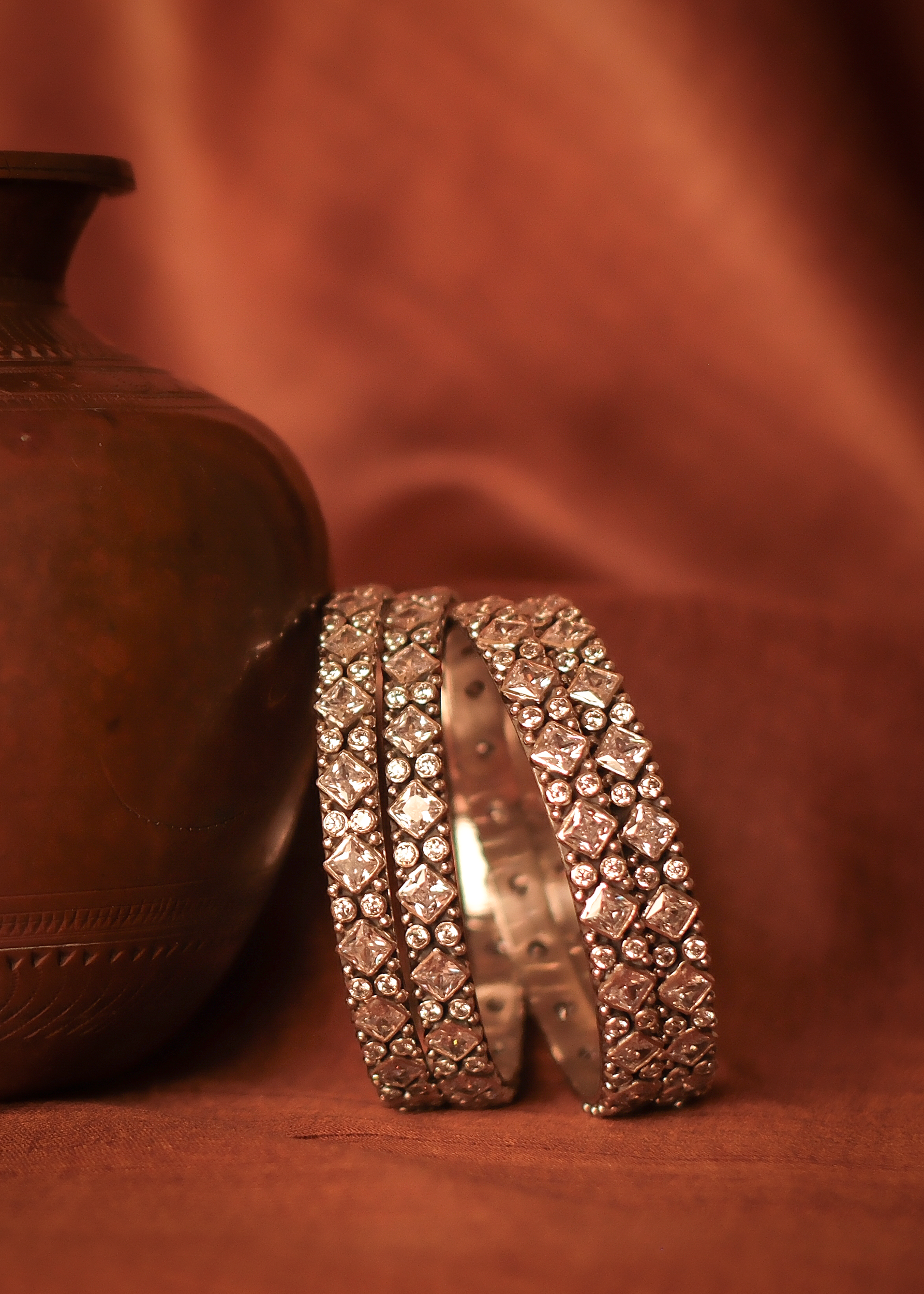 Ratna Bangles
