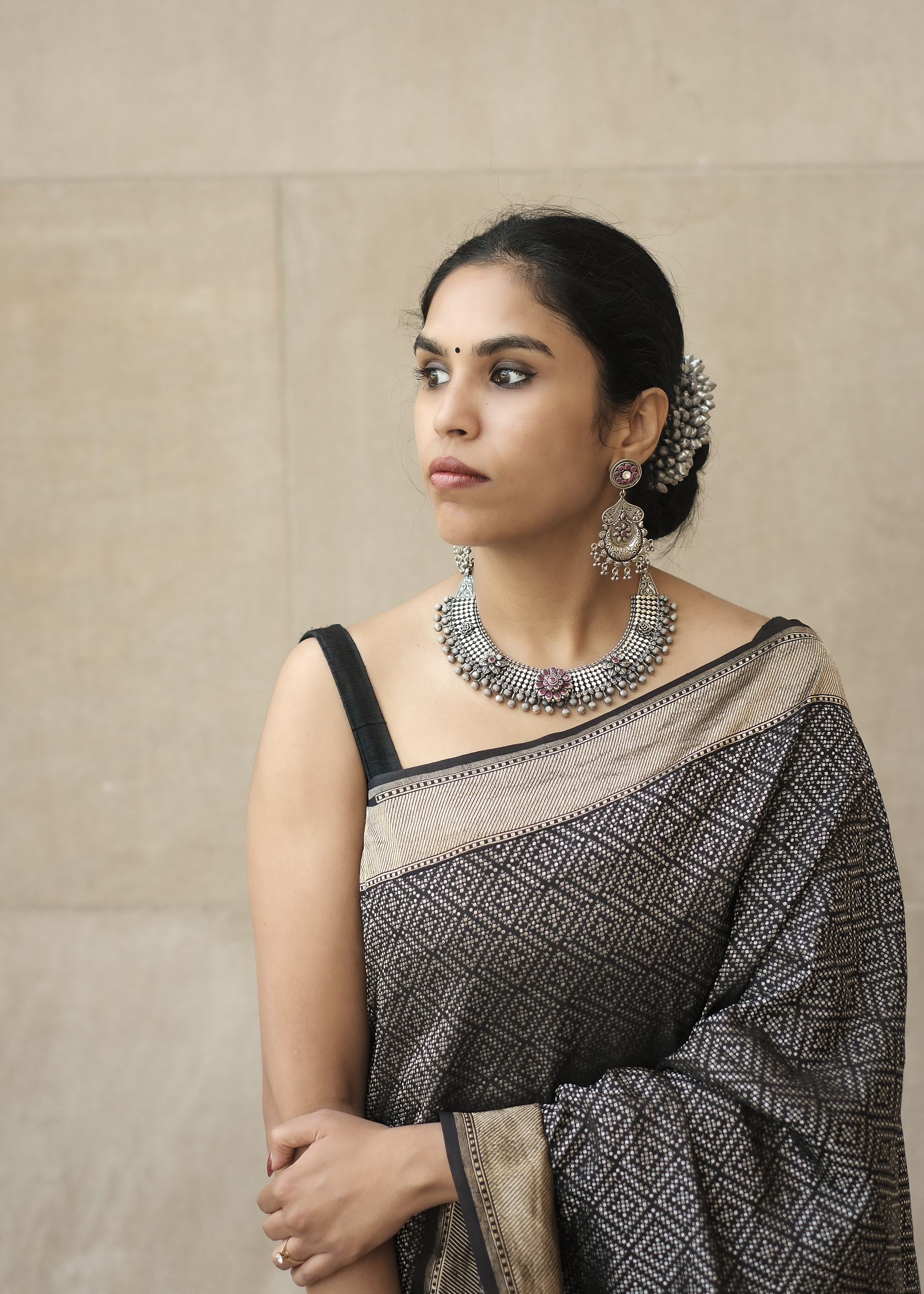 Veda Choker