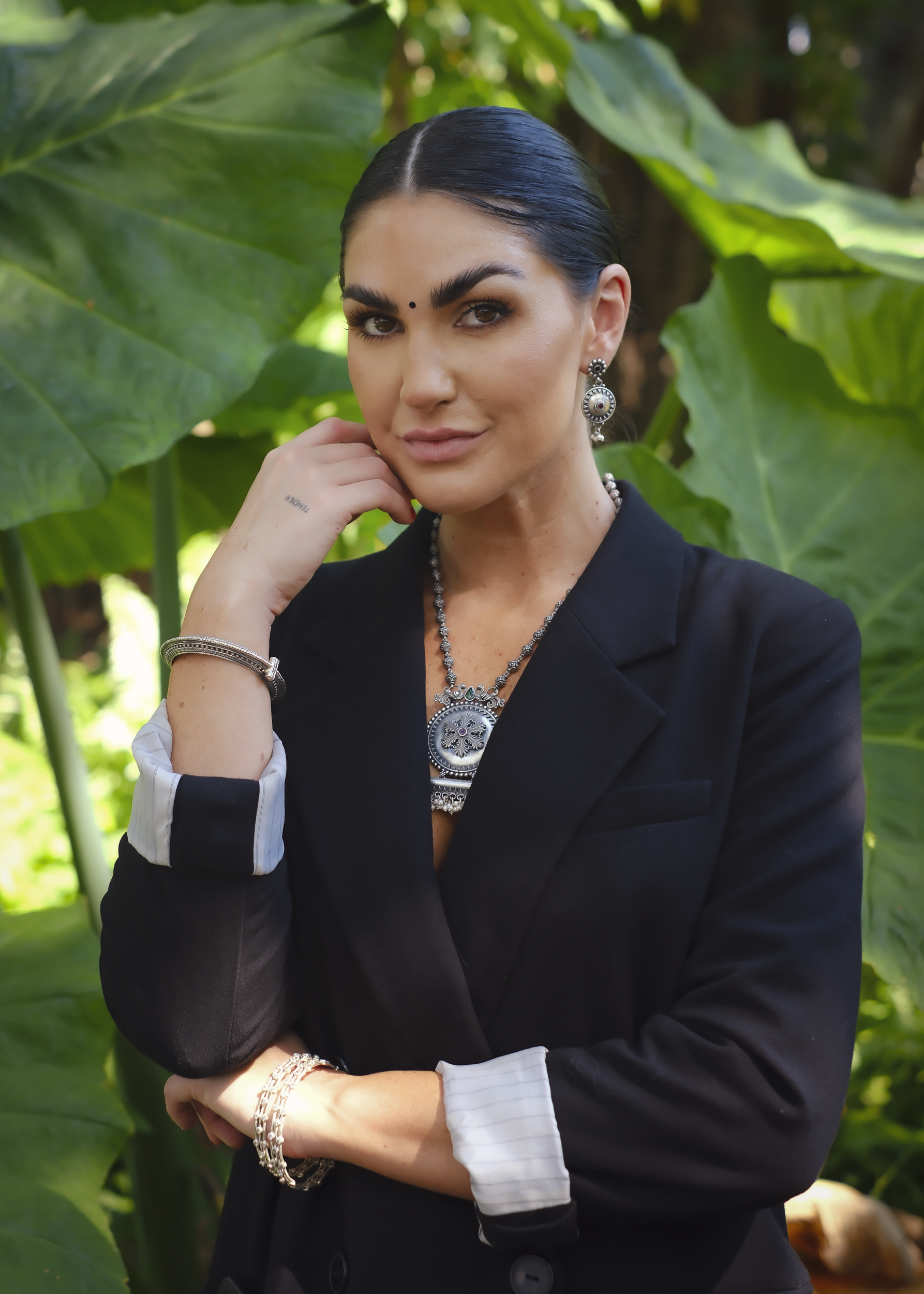 Vamika Necklace Set